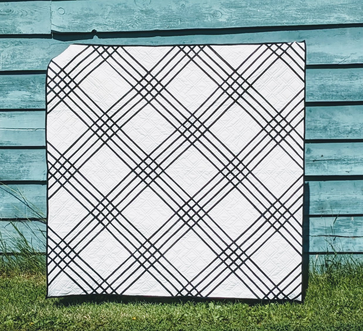 Lochlyn Quilt Pattern - Pack of 3 - M112